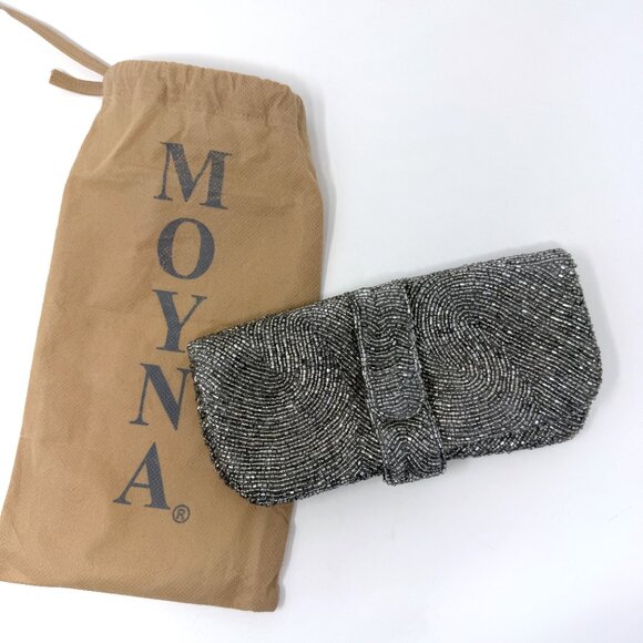 MOYNA New York, Hand Beaded Silver Clutch - Picture 2 of 11